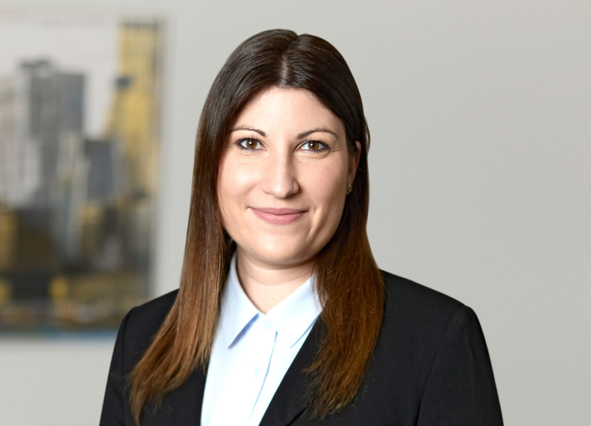 2025-10-09-Tareno-Portrait-Cynthia-Regi-1164x840